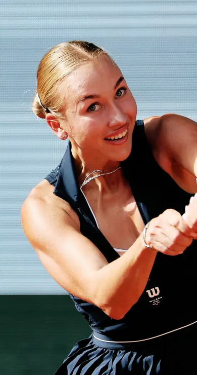 Carousel Slide Image of Anastasia Potapova vs. Anna Kalinskaya
