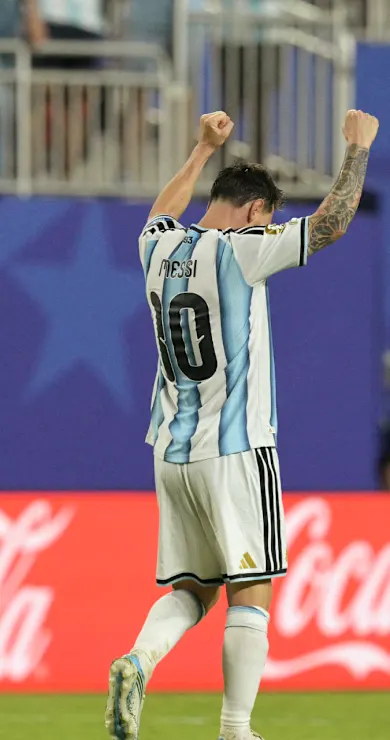 Carousel Slide Image of Messi-Dreierpack gegen Zidane!