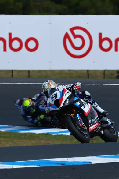 Carousel Slide Image of Highlights Superpole Race