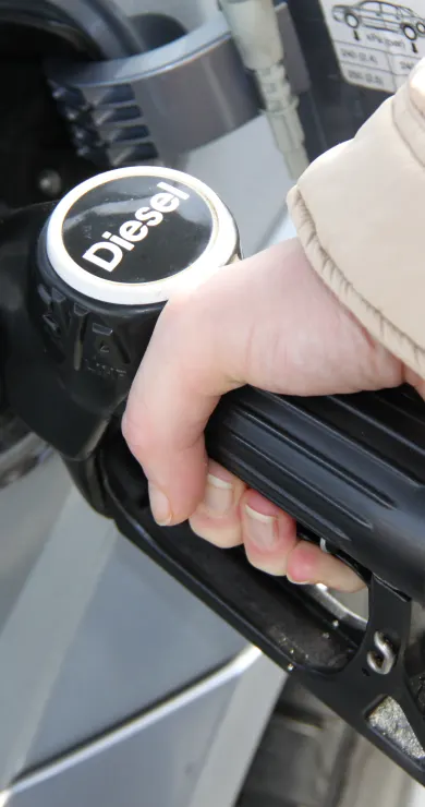 Carousel Slide Image of Trumps Exportstopp: So teuer könnte Diesel werden