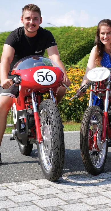 Carousel Slide Image of Oide Motorradl gebn Voigas