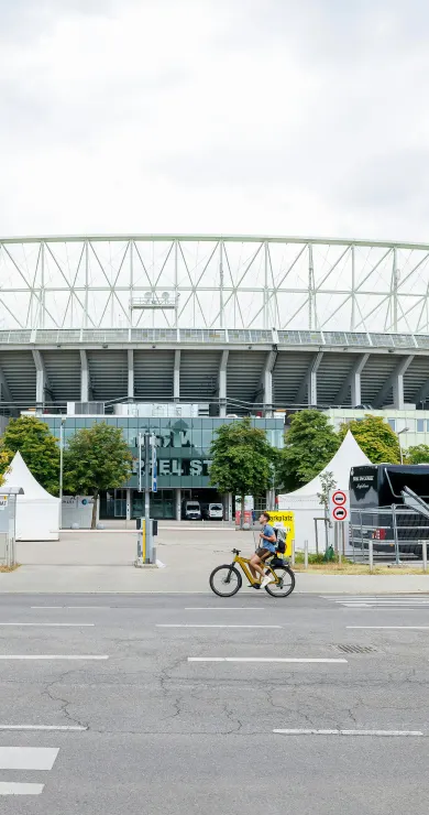 Carousel Slide Image of Hoffnung auf modernes Nationalstadion 
