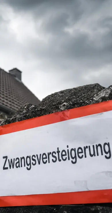 Carousel Slide Image of Haus unterm Hammer