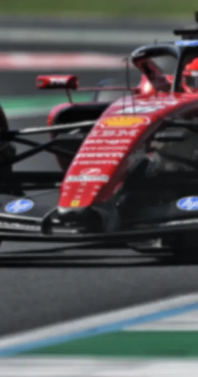 Carousel Slide Image of Irrsinnige Fehler: Steht sich Ferrari im Weg?