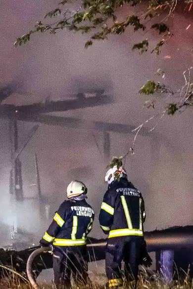 Carousel Slide Image of Bauernhof in Flammen