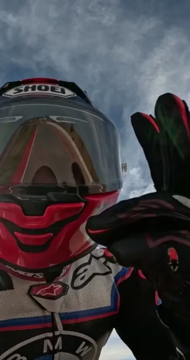 Carousel Slide Image of Tracklap: Onboard mit Alex Hofmann in Aragon