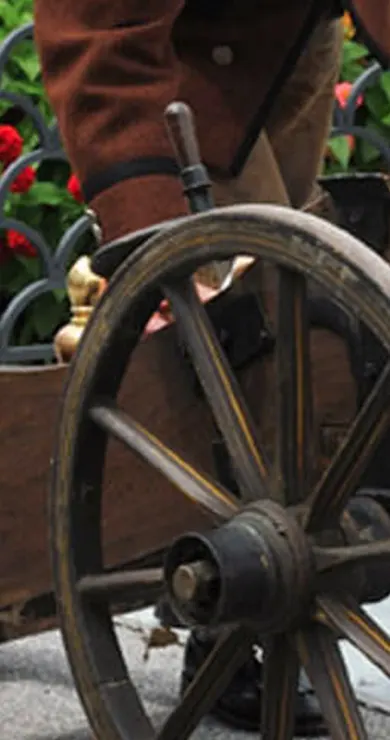 Carousel Slide Image of Schadenersatzforderung nach Kanonenschuss