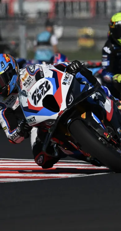 Carousel Slide Image of Donington Park: Superpole Race