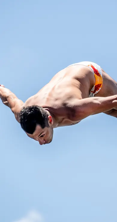 Carousel Slide Image of Cliff Diving: Highlights aus St. Petersburg, USA