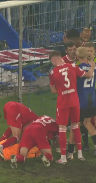 Carousel Slide Image of Pokal-Derby mit Ausschreitungen
