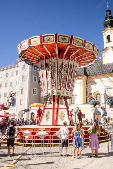Carousel Slide Image of Salzburger Rupertikirtag eröffnet