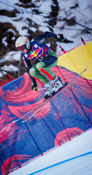 Carousel Slide Image of Wintersport On