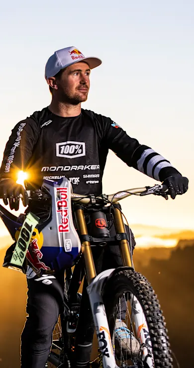 Carousel Slide Image of The Road Back : Brook Macdonald, le miraculé