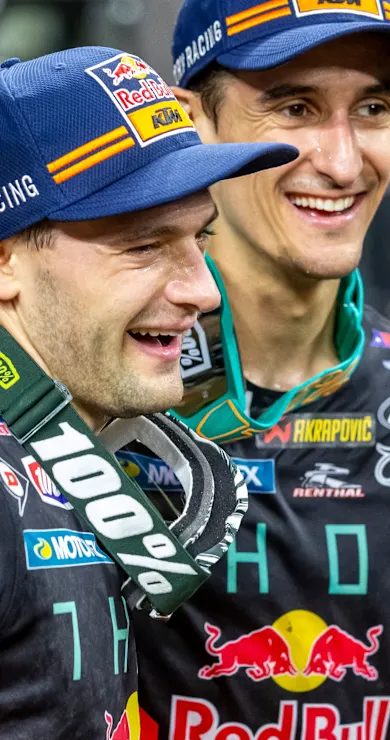 Carousel Slide Image of Ein Duell unter Teamkollegen