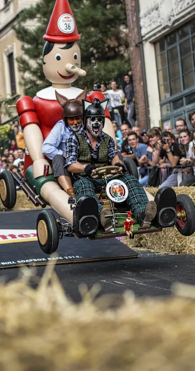 Carousel Slide Image of 2014's fan-favourite teams