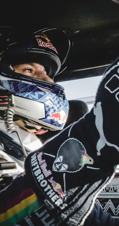 Carousel Slide Image of Ein Rennen zwischen Brüdern