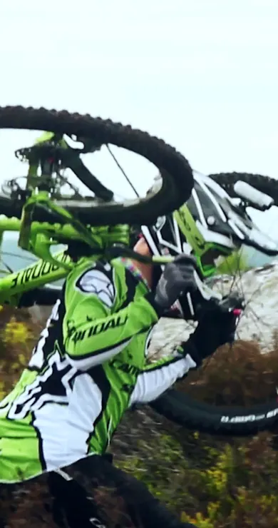 Carousel Slide Image of Heróis locais