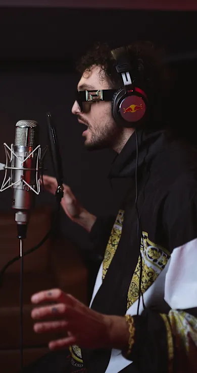 Carousel Slide Image of Carl Brave produzido por Gemitaiz