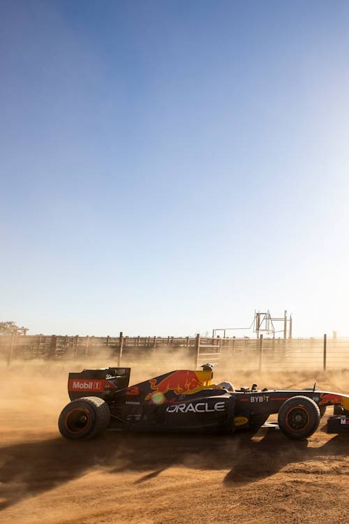 Ricciardo takes on the Outback