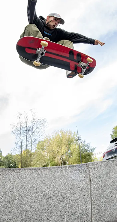 Carousel Slide Image of Skateboarding vs andere Sportarten