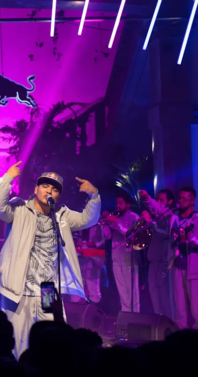 Carousel Slide Image of Aczino: No lo intente en casa