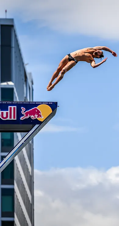 Carousel Slide Image of LIVE: Cliff Diving Boston