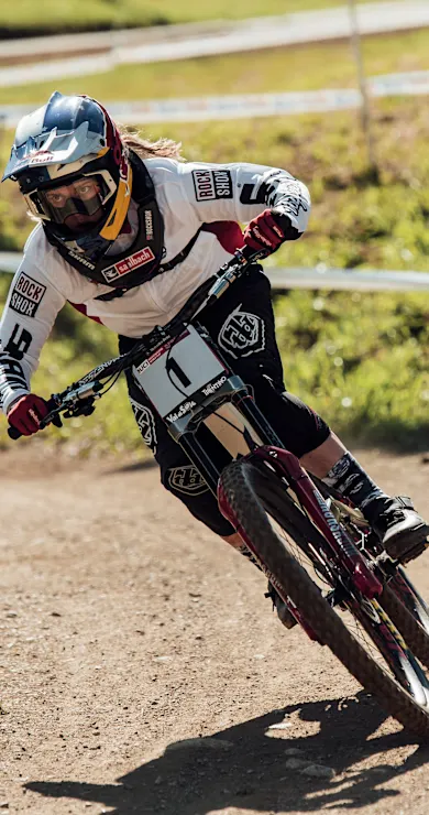 Carousel Slide Image of Women's and Men's DH finals – Lenzerheide