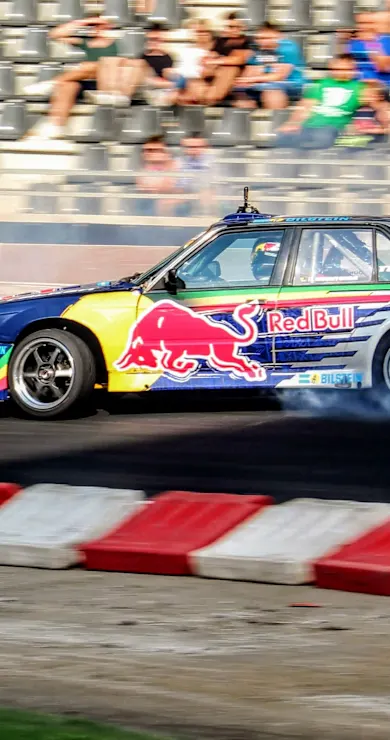 Carousel Slide Image of Qualifying – Poland