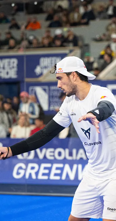 Carousel Slide Image of Halbfinale – Centre Court