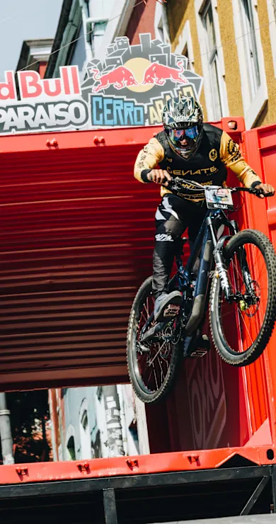 Carousel Slide Image of Live – Spanish stream