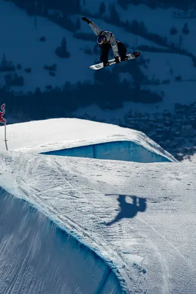 Carousel Slide Image of Snowboard Slopestyle Women's Finals