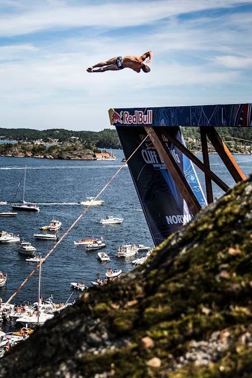 The cliff divers had fun in Oslo