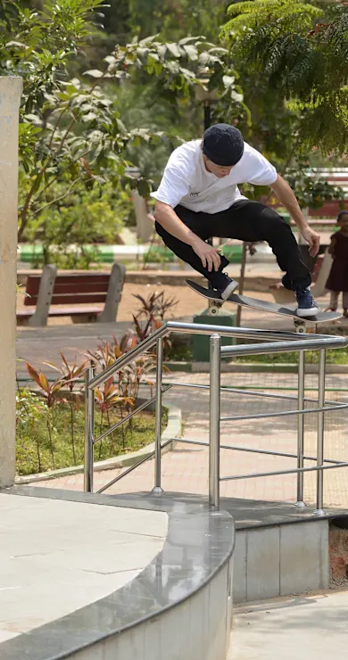 Carousel Slide Image of The Curry Connection