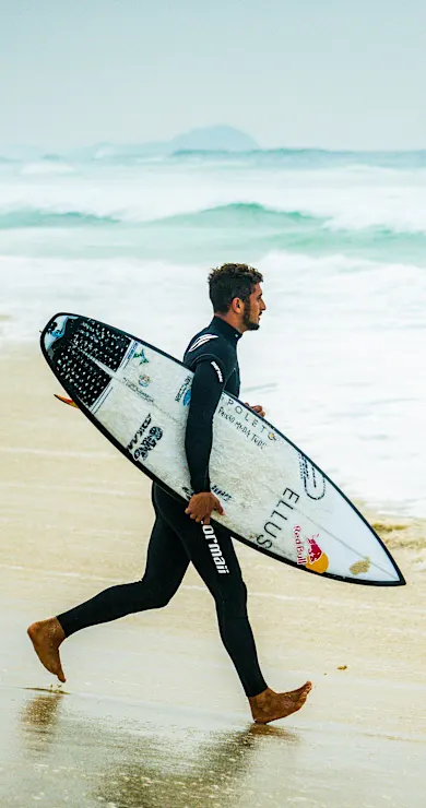 Carousel Slide Image of Chumbo e Kai Lenny: a parceria que destrói ondas grandes