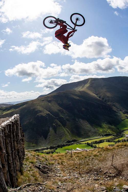Course preview with Gee Atherton