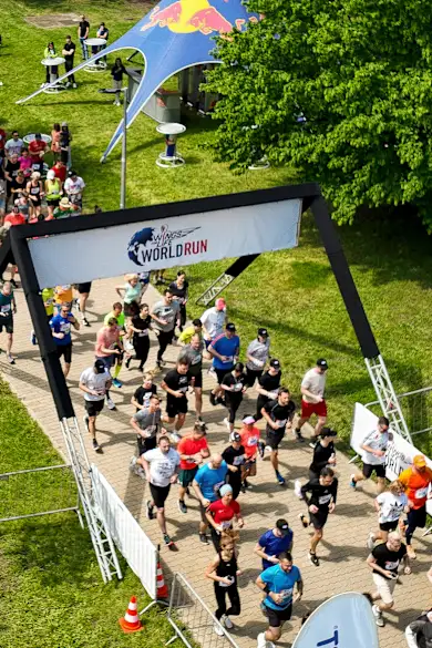 Carousel Slide Image of Rund um die Welt: Die besten Momente des Wings for Life World Run 2023