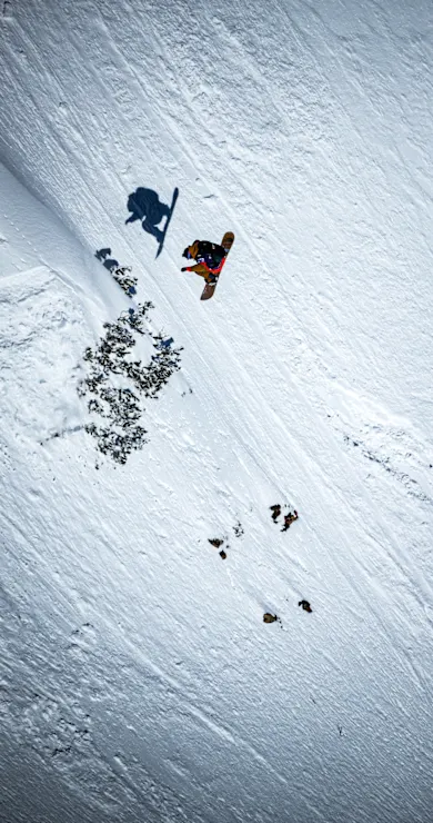 Carousel Slide Image of Men's winning snowboard run – Fieberbrunn