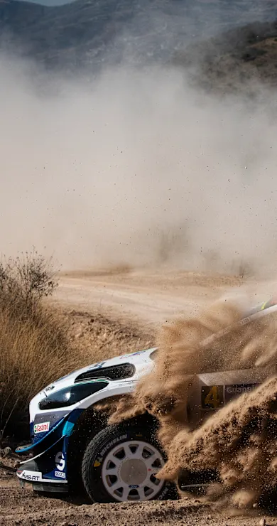 Carousel Slide Image of 墨西哥拉力大賽 - Esapekka Lappi的賽車肇生失火意外