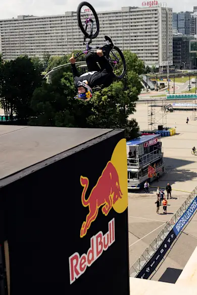 Carousel Slide Image of Dawid Godziek's winning run
