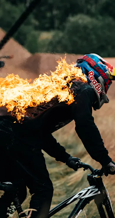 Carousel Slide Image of Шимон Годзік і Ніко Вінк досліджують Польщу на двох колесах