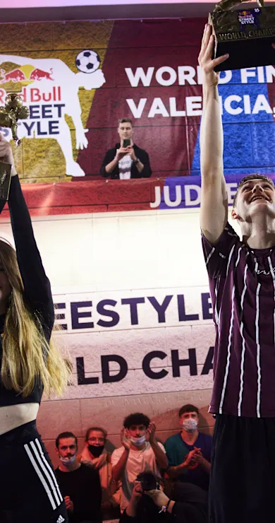 Carousel Slide Image of Najlepsze momenty Światowego Finału Red Bull Street Style w Walencji