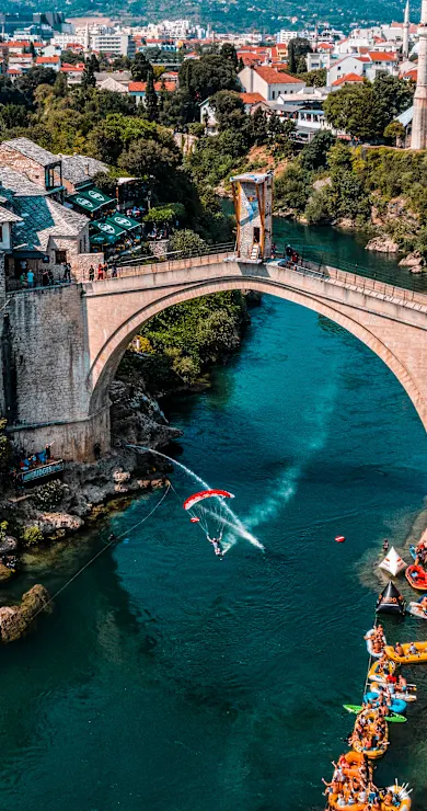 Carousel Slide Image of Los mejores clavados en Mostar