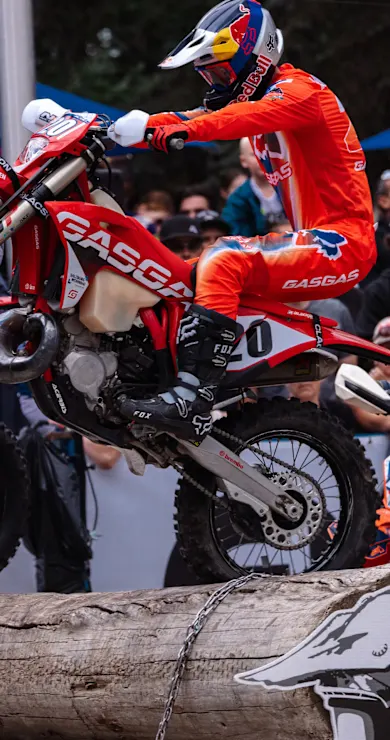 Carousel Slide Image of Paul Bolton's commentary run – Red Bull Outliers