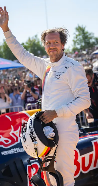 Carousel Slide Image of 紐柏林賽道精采瞬間