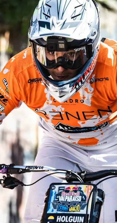 Carousel Slide Image of Sebastian Holguín's second-place run
