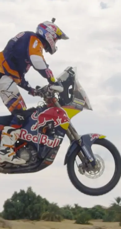 Carousel Slide Image of Toby Price saute à toute allure - en slo-mo