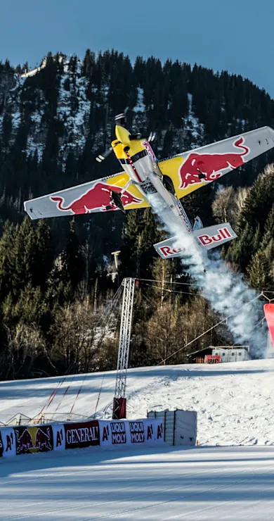 Carousel Slide Image of Dario Costa a conquis la Streif à 350 km/h