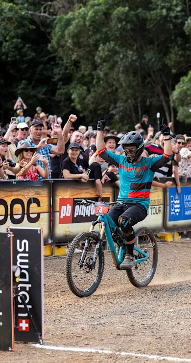 Carousel Slide Image of Dual Slalom Final Heat Herren – Cairns