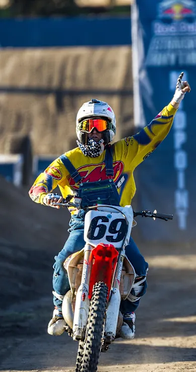 Carousel Slide Image of King of the gear