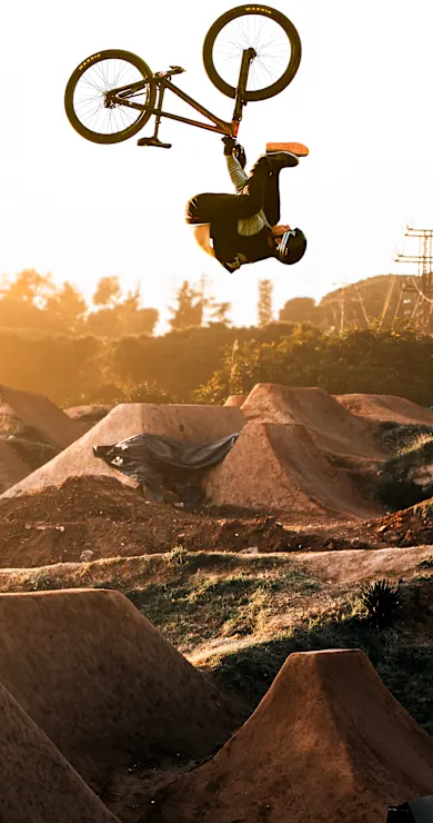 Carousel Slide Image of Dawid Godziek and friends explore La Poma